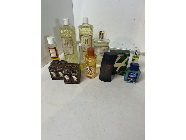Lotje eau de cologne / aftershave (18 items) - afbeelding 1 van  3