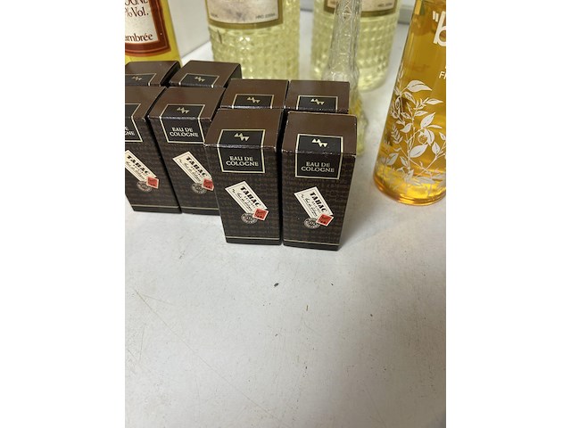 Lotje eau de cologne / aftershave (18 items) - afbeelding 2 van  3
