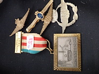 Lotje militaire tekens