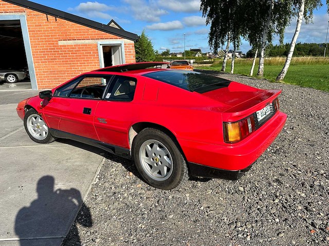 Lotus - esprit 2.2 turbo - oldtimer - afbeelding 11 van  44
