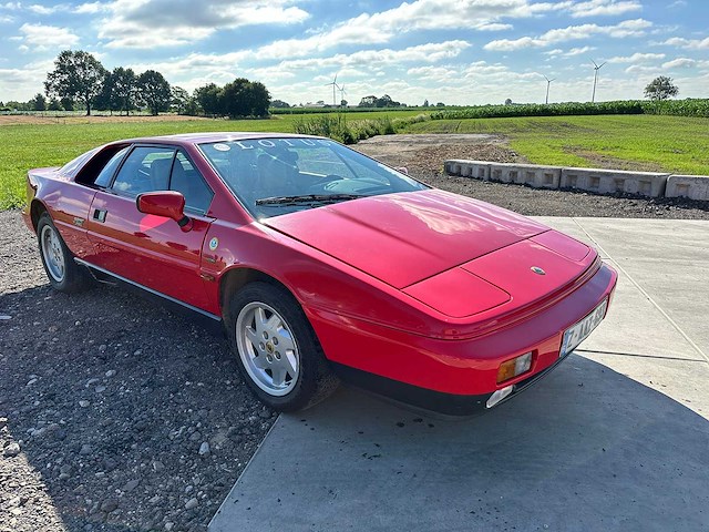 Lotus - esprit 2.2 turbo - oldtimer - afbeelding 15 van  44