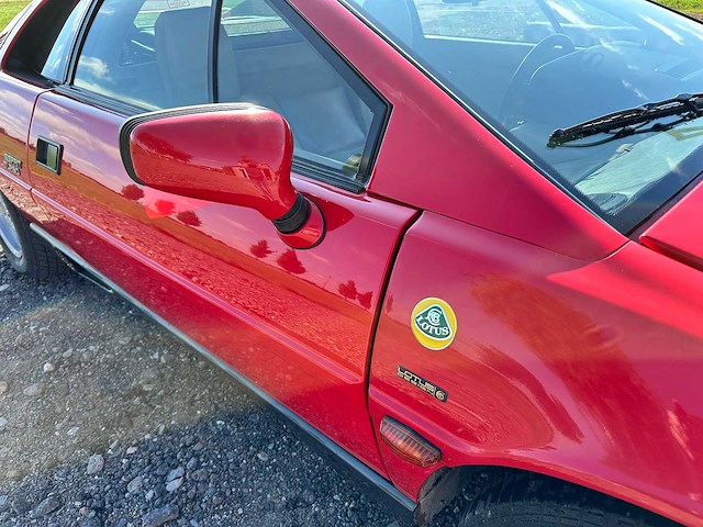 Lotus - esprit 2.2 turbo - oldtimer - afbeelding 20 van  44