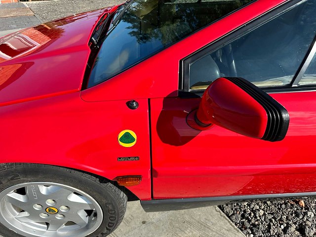 Lotus - esprit 2.2 turbo - oldtimer - afbeelding 23 van  44