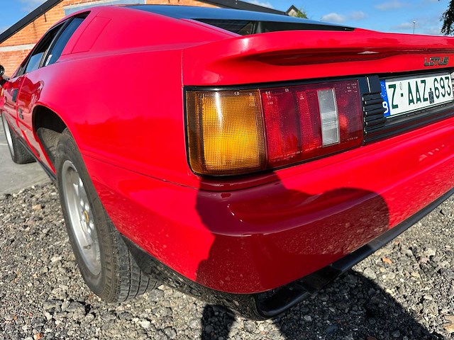 Lotus - esprit 2.2 turbo - oldtimer - afbeelding 38 van  44