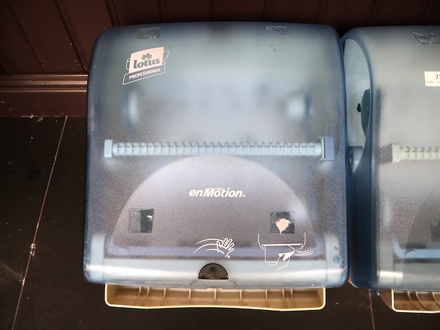 Lotus professional handdoekdispensers (x2) - afbeelding 3 van  5
