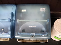 Lotus professional handdoekdispensers (x2) - afbeelding 4 van  5