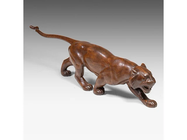 Louis emile morlet (xx), a wooden art deco sculpture of a prowling lioness 29 x 112 cm. (11.41 x 44.09 in.) - afbeelding 1 van  8