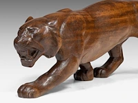 Louis emile morlet (xx), a wooden art deco sculpture of a prowling lioness 29 x 112 cm. (11.41 x 44.09 in.) - afbeelding 6 van  8