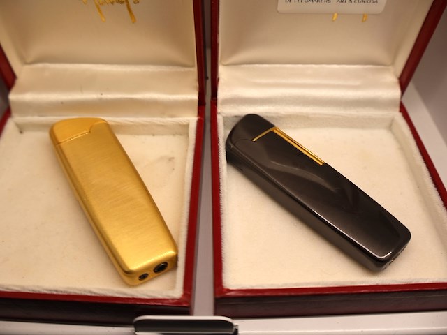 Louis feraud aansteker (x2) - afbeelding 1 van  3