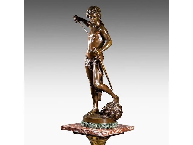 Louis gossin (1846-1928), david vainqueur de goliath, patinated bronze on a marble column the bronze: 60 cm. (23.62 in.), with marble column: 176 cm. (69.29 in.) - afbeelding 6 van  12