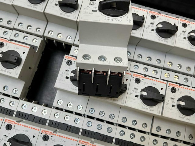 Lovato sm1r 0040 motorbeveiligingsschakelaars (47x) - afbeelding 9 van  9