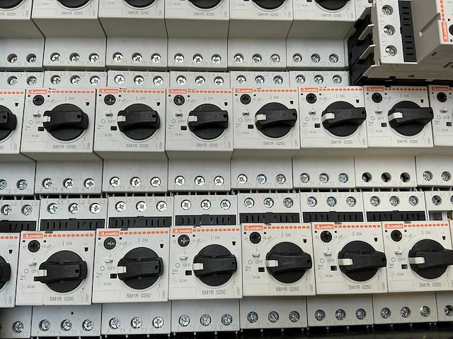 Lovato sm1r 0250 motorbeveiligingsschakelaars (50x) - afbeelding 2 van  7