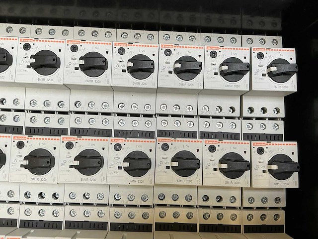 Lovato sm1r 3200 motorbeveiligingsschakelaars (47x) - afbeelding 2 van  6
