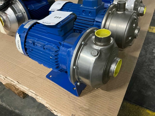 Lowara cea370/2/c-v rvs centrifugaalpomp - afbeelding 1 van  3