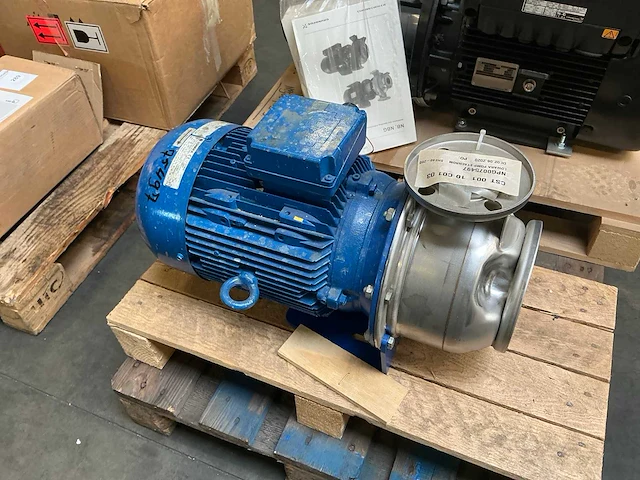 Lowara she 40-200/75/p rvs centrifugaalpomp - afbeelding 1 van  8