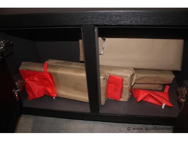 Lowboard pavie castle black - afbeelding 3 van  3