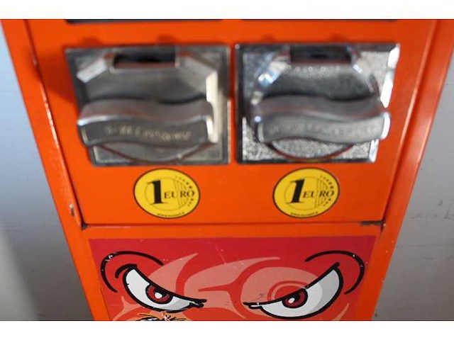 Luca srl - sticker & tattoo station - speelautomaat - afbeelding 3 van  4