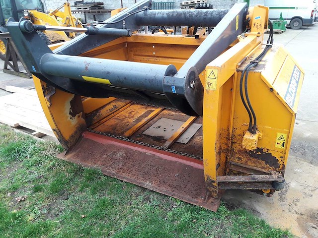 Lucas - bg - feed distributor - 2014 - afbeelding 4 van  7