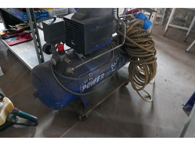 Luchdrukcompressor airpower + 3 verfspuitpistolen - afbeelding 1 van  5