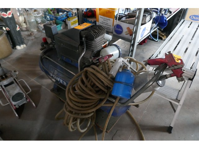 Luchdrukcompressor airpower + 3 verfspuitpistolen - afbeelding 2 van  5
