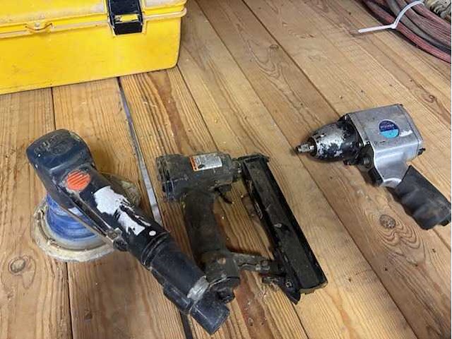 Lucht gereedschap - various garage inventory - afbeelding 3 van  3