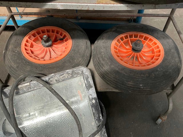 Luchtband voor kruiwagen (4x) - afbeelding 3 van  4