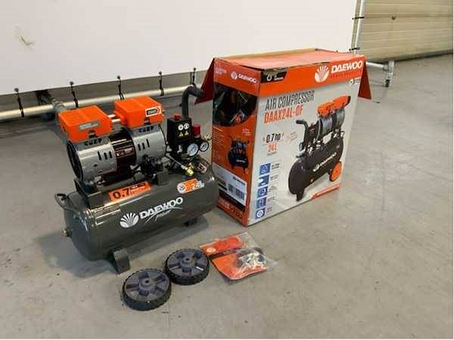 Luchtcompressor daewoo daax 24l elektrisch 230v 2025 nieuw - afbeelding 1 van  1
