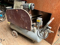 Luchtcompressor en generator - afbeelding 3 van  5