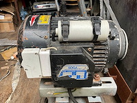 Luchtcompressor en generator - afbeelding 9 van  10