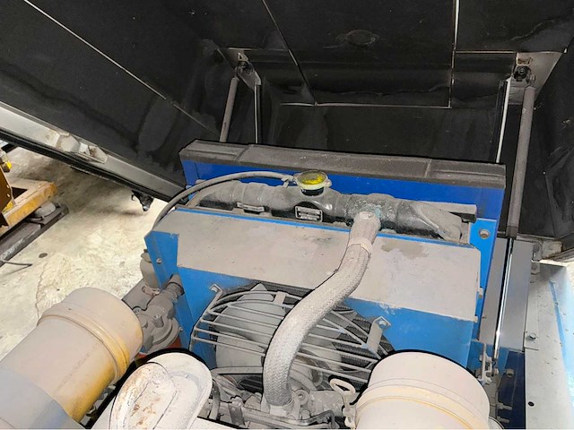 Luchtcompressor met spuitinstallatie - afbeelding 9 van  13