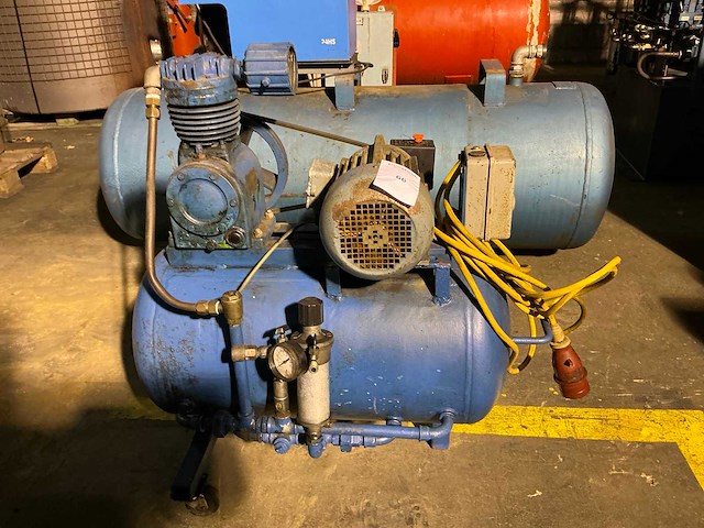 Luchtcompressor - afbeelding 1 van  4