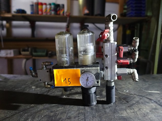 Luchtcompressor - afbeelding 1 van  4