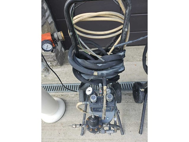 Luchtloos - afbeelding 5 van  13