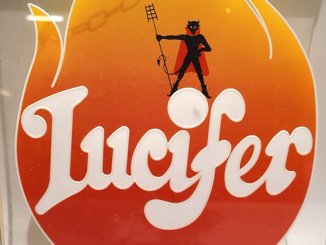 Lucifer lichtreclame - afbeelding 3 van  7
