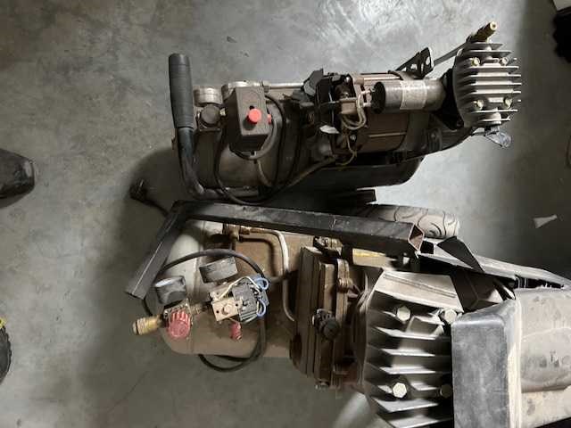 Luctcompressor - hl350/30 - air compressors (2x) - afbeelding 1 van  3