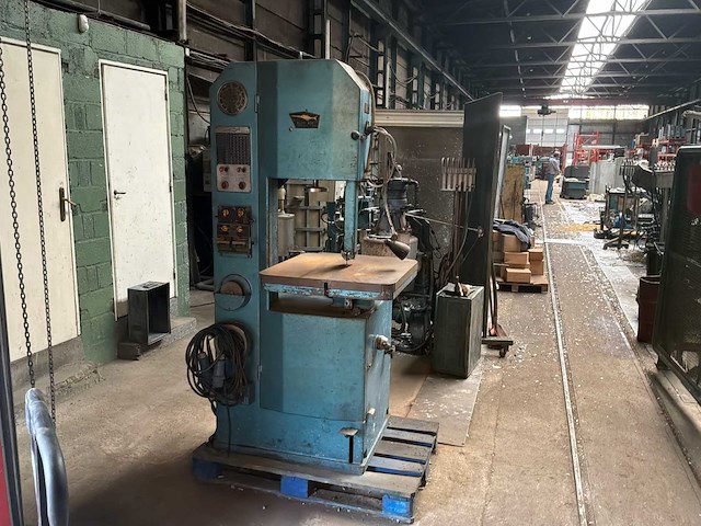 Lusardi elus-400 verticale bandzaagmachines - afbeelding 6 van  12