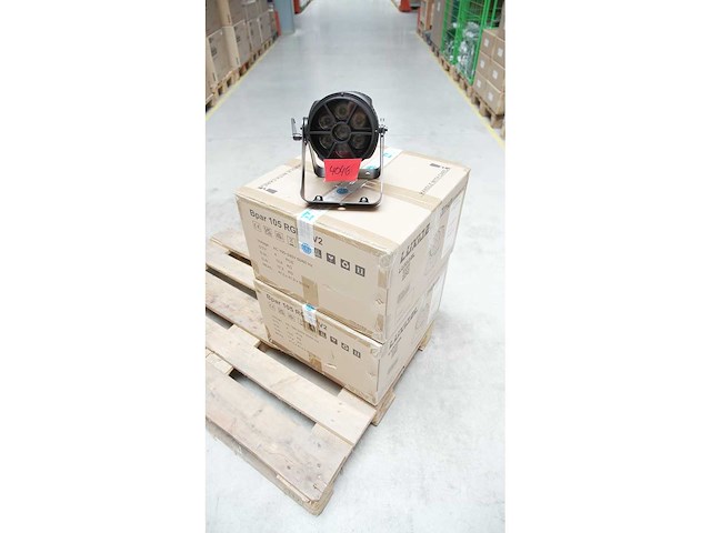 Luxibel - set 8x b par105rgbw v2 - various light equipment (8x) - afbeelding 1 van  3