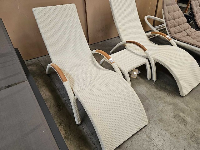 Luxury lounge ligbed wave wit met kussen taupe - teak armleuning - afbeelding 1 van  6
