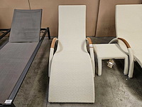 Luxury lounge ligbed wave wit met kussen taupe - teak armleuning - afbeelding 1 van  3