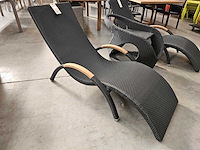 Luxury lounge ligbed wave zwart met kussen taupe - teak armleuning - afbeelding 1 van  6