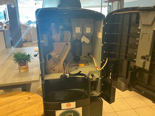 Luxvesa koffiemachine - afbeelding 3 van  3