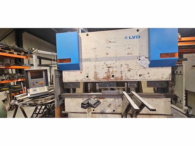 Lvd - 1998 - ppeb 135/30 cad-cnc - vouwmachine - afbeelding 1 van  6