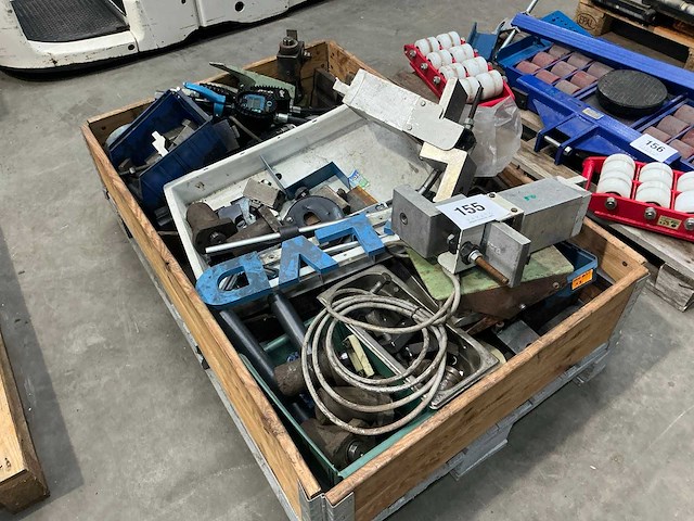 Lvd partij diverse machine onderdelen - afbeelding 1 van  6