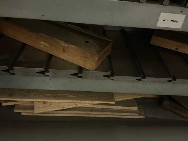 Lvd partij j messen/ hamer en v24 buigmatrijzen - afbeelding 4 van  5