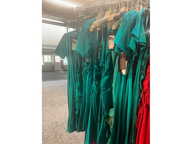 M parisienne diverse cocktailjurken (106x) - afbeelding 21 van  41