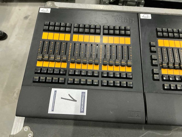 Ma onpc commandwing en faderwing lichtmengtafel - afbeelding 4 van  5