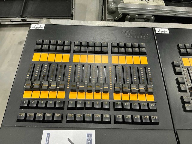 Ma onpc commandwing en faderwing lichtmengtafel - afbeelding 5 van  5