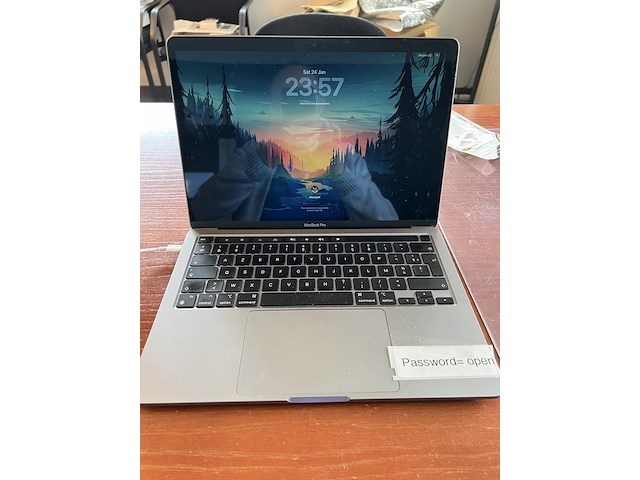 Mac book pro - afbeelding 1 van  6