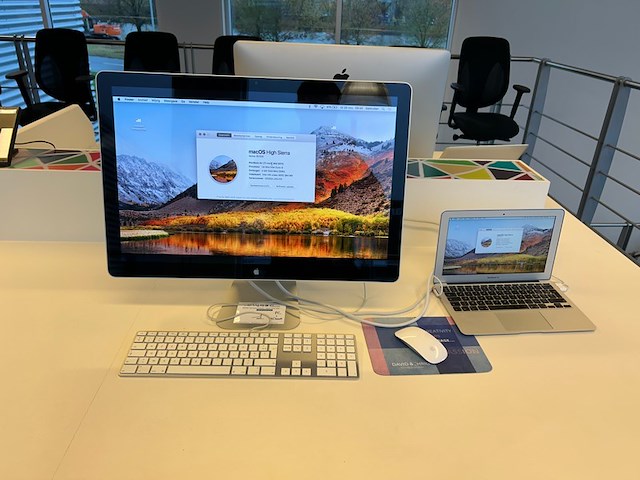 Macbook air, scherm en toebehoren - afbeelding 1 van  8