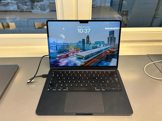 Macbook air - afbeelding 1 van  4